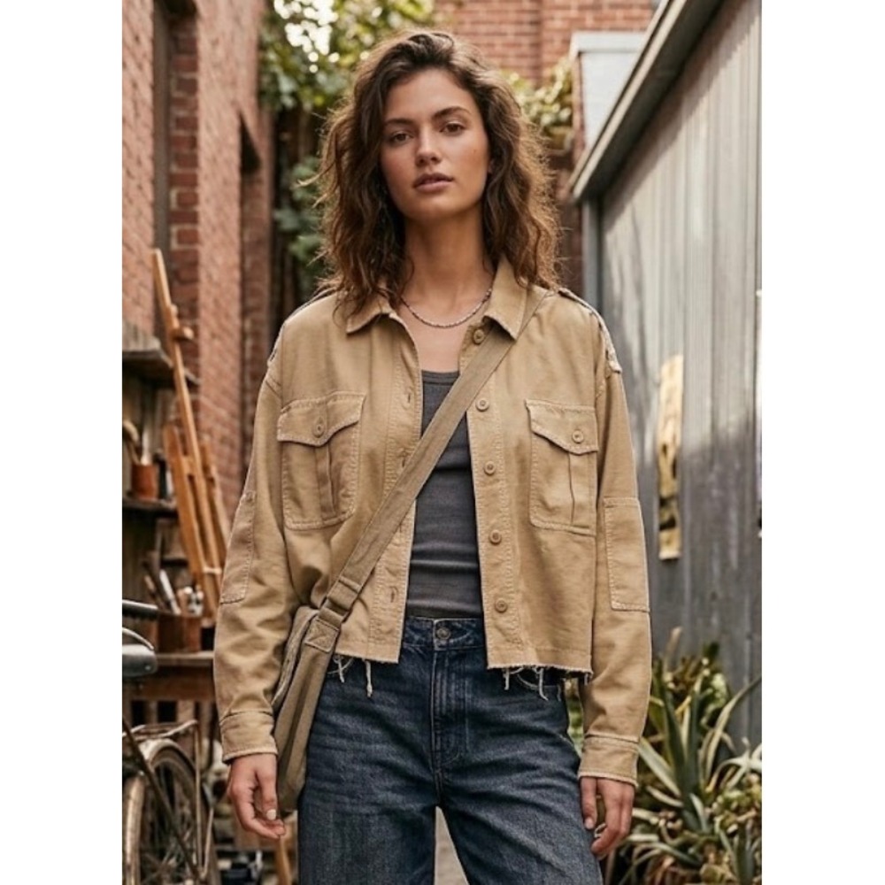 American Eagle Tan Khaki Cropped Utility Shirt Jacket XL Raw Hem Military
